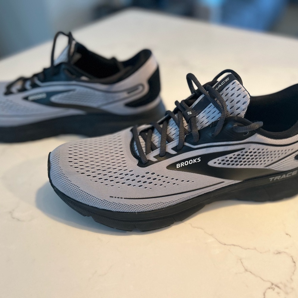Brooks Trace men’s sneakers